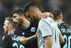 Thủ môn Lazio mắc sai lầm khủng khiếp ở Europa League