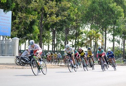 Tuyển thủ nữ Việt Nam cọ xát ở giải đua xe đạp 10 chặng trước SEA Games 31