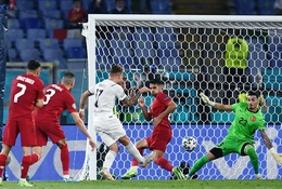 Thất bại trước Italia, Thổ Nhĩ Kỳ nối dài kỷ lục buồn sau EURO 2021