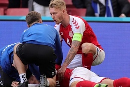 Simon Kjaer đã cứu sống Eriksen như thế nào?