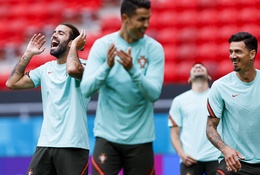 Đội hình ra sân Hungary vs Bồ Đào Nha: Jota sát cánh cùng Ronaldo