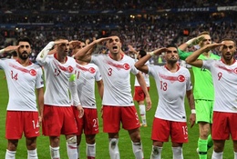 Điểm tựa tinh thần cho Thổ Nhĩ Kỳ trước khi đối mặt Xứ Wales