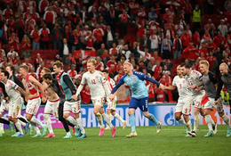 Đan Mạch viết cổ tích khi giành vé đi tiếp sau 2 trận thua