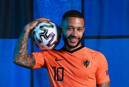 HLV Frank De Boer tin tưởng Memphis Depay có thể chơi tốt hơn nữa