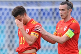 Tranh cãi tóe lửa về tấm thẻ đỏ đầu tiên ở EURO 2021 trận Italia - Wales