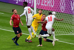 Sterling đạt thành tích ghi bàn đặc biệt tại EURO cho tuyển Anh