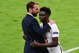 HLV Southgate đã nói gì để Saka đoạt giải Cầu thủ hay nhất trận thắng Séc?