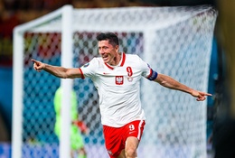 Đội hình ra sân Thụy Điển vs Ba Lan: Lewandowski lĩnh xướng hàng công "Đại bàng trắng"