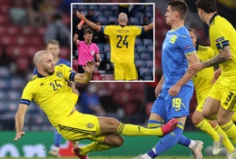 Tranh cãi nảy lửa xung quanh thẻ đỏ của đội tuyển Thụy Điển