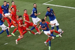 Italia có 4.830 cách đá phạt vào lưới đối thủ!