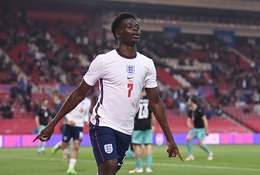 Garry Neville: Sự phấn khích Bukayo Saka tạo nên sẽ khiến Đan Mạch bức bối