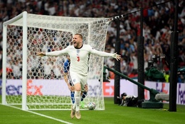 Luke Shaw ghi bàn nhanh nhất cho tuyển Anh tại chung kết EURO