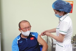 Tuyển Việt Nam tiêm vaccine COVID-19 mũi 3 trước thềm vòng loại World Cup