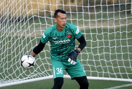 Chỉ còn 2 thủ môn vì COVID-19, HLV Park Hang Seo gọi trở lại Bùi Tấn Trường