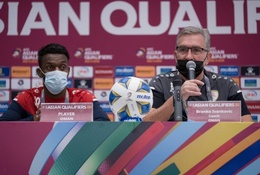 Liên tục trừng phạt Việt Nam từ phạt góc, HLV Oman nói gì?