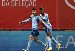 Ronaldo và Bồ Đào Nha trao vé vào VCK Nations League cho Tây Ban Nha