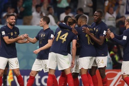 Pháp lội ngược dòng nhờ cầu thủ ghi bàn già nhất lịch sử World Cup