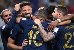 Giroud san bằng kỷ lục ghi bàn mọi thời đại của Henry với tuyển Pháp