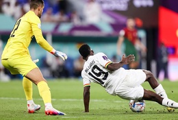 Inaki Williams suýt gây sốc cho Bồ Đào Nha ở phút 99