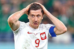 HLV Ba Lan hứng bão chỉ trích, vẫn đặt trọn niềm tin vào Robert Lewandowski