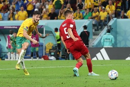 Australia giành vé vào vòng 1/8 bằng 2 phút xoay chuyển cục diện