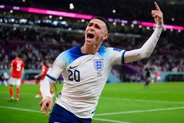 Bị xếp nhầm vị trí, ngôi sao tuyển Anh Phil Foden vẫn tỏa sáng khó tin