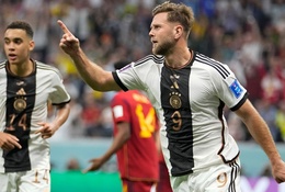 HLV Lư Đình Tuấn: "Lách qua khe cửa hẹp, Đức sẽ tiến sâu"!