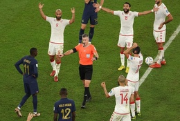 Pháp đòi đảo ngược thất bại trước Tunisia khi trọng tài vi phạm luật