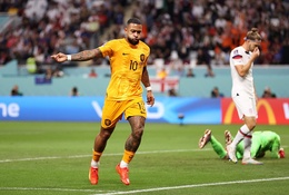 Hà Lan gây choáng với pha dàn xếp siêu nhanh thành bàn