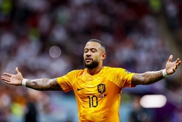 Memphis Depay tiến gần đến vua phá lưới mọi thời đại của Hà Lan