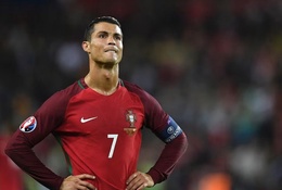 Cristiano Ronaldo từng cười nhạo Xavi vì thi đấu ở Qatar