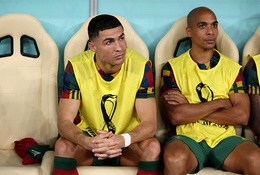 HLV Ma Rốc hy vọng Cristiano Ronaldo sẽ ngồi dự bị