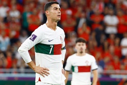 Cristiano Ronaldo lập kỷ lục trong ngày buồn của Bồ Đào Nha