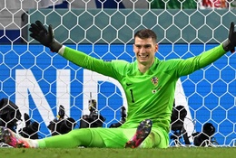 Thủ môn Croatia nắm kỷ lục World Cup lọt tầm ngắm của Bayern Munich