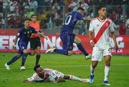 Trực tiếp Peru vs Argentina: Messi suýt lập hat-trick