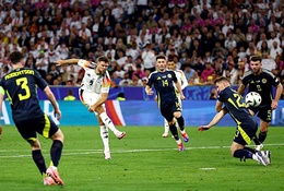 Niclas Fullkrug sút bóng vận tốc 110 km/h ghi bàn cho tuyển Đức nhưng vẫn... chưa là gì