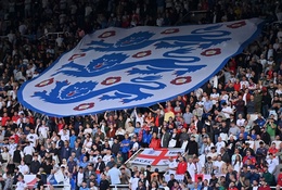 CĐV Anh gây hấn với cảnh sát Đức trước trận gặp Serbia