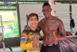 Mặc kệ tuyển Ý và Euro, Mario Balotelli sang Thái khoe tài trên sàn Muay