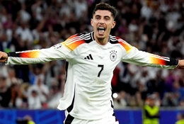 Đội tuyển Đức mất ngủ vì màn ăn mừng quá khích của CĐV Thổ Nhĩ Kỳ