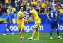 Cục diện phức tạp ở bảng E Euro 2024 khi Ukraine thắng Slovakia