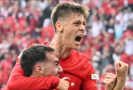 Đội hình ra sân Séc vs Thổ Nhĩ Kỳ: Guler đá chính trên hàng công