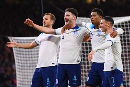 Harry Kane nhận lỗi "sai vị trí và thiếu kỷ luật" dẫn tới lối chơi kỳ quặc của Anh