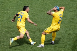 Đội hình ra sân Slovakia vs Romania: Hagi chiếm suất trên hàng công