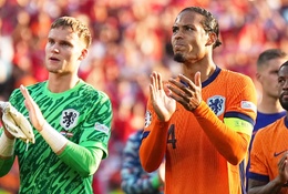 Hà Lan vs Romania: Bị huyền thoại nước nhà chỉ trích, đội trưởng Van Dijk phản pháo mạnh mẽ