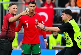 Liên đoàn bóng đá Đức nhận án phạt vì những NHM cuồng nhiệt Ronaldo