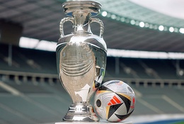 Bán kết và chung kết Euro 2024 sẽ xuất hiện quả bóng Fussballliebe "thông minh chưa từng thấy"