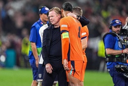 Van Dijk đau đớn vì bàn thua muộn của Hà Lan, tiết lộ hành động "lạ" của trọng tài sau trận