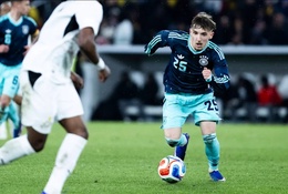 Tài năng 18 tuổi của Bayern Munich chắc suất dự World Cup 2026 cùng tuyển Đức