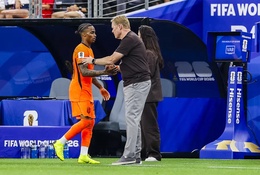 Hà Lan để Nhật Bản gỡ hòa, HLV Koeman hứng "bão" chỉ trích