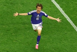 Tiền đạo Nhật Bản bật cười khi bị FIFA tước bàn thắng trước Hà Lan